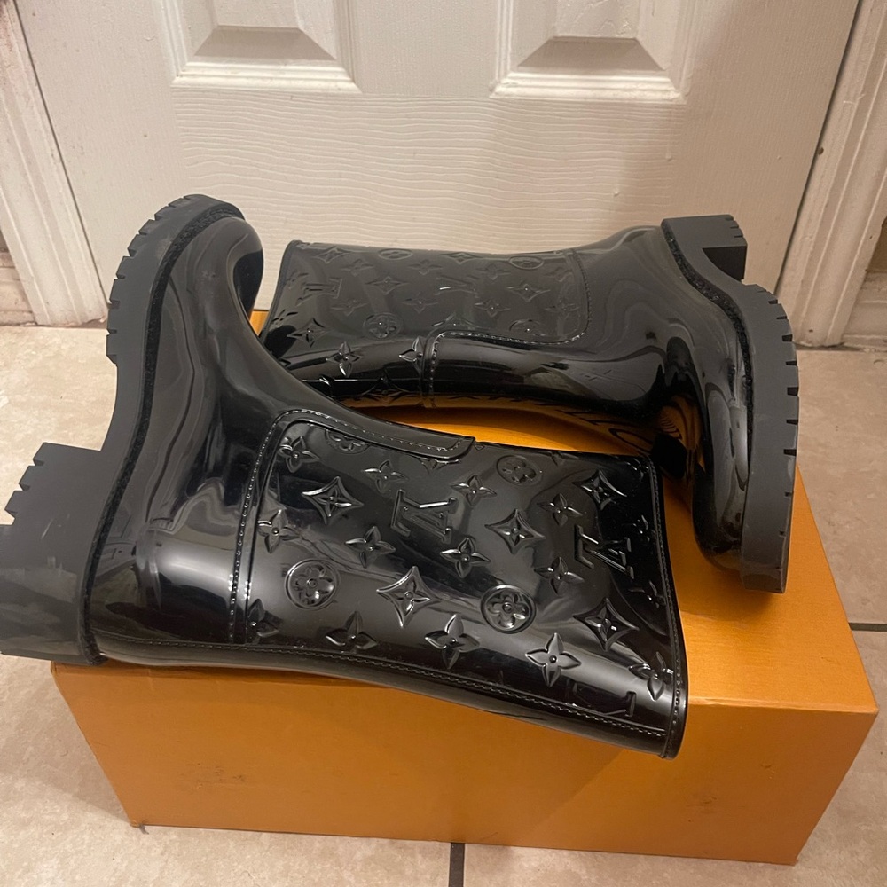Louis Vuitton Drops Flat Half Boots - Picture 7 of 16